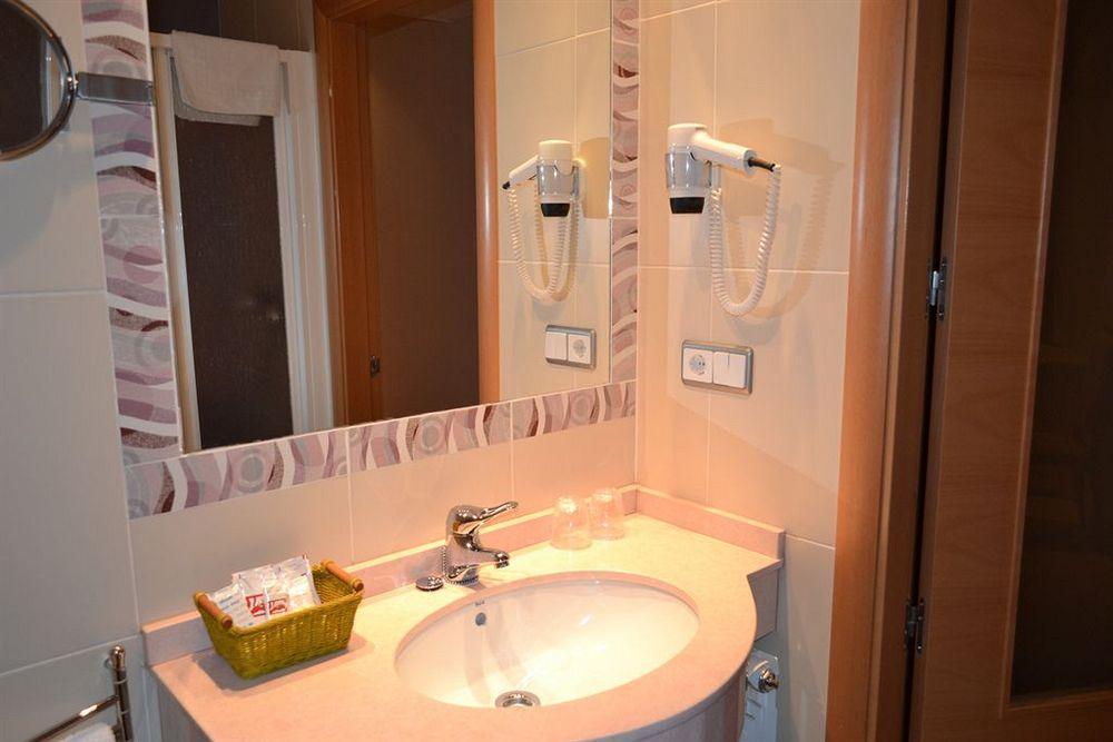 Hotel Puerta De Cazorla Εξωτερικό φωτογραφία